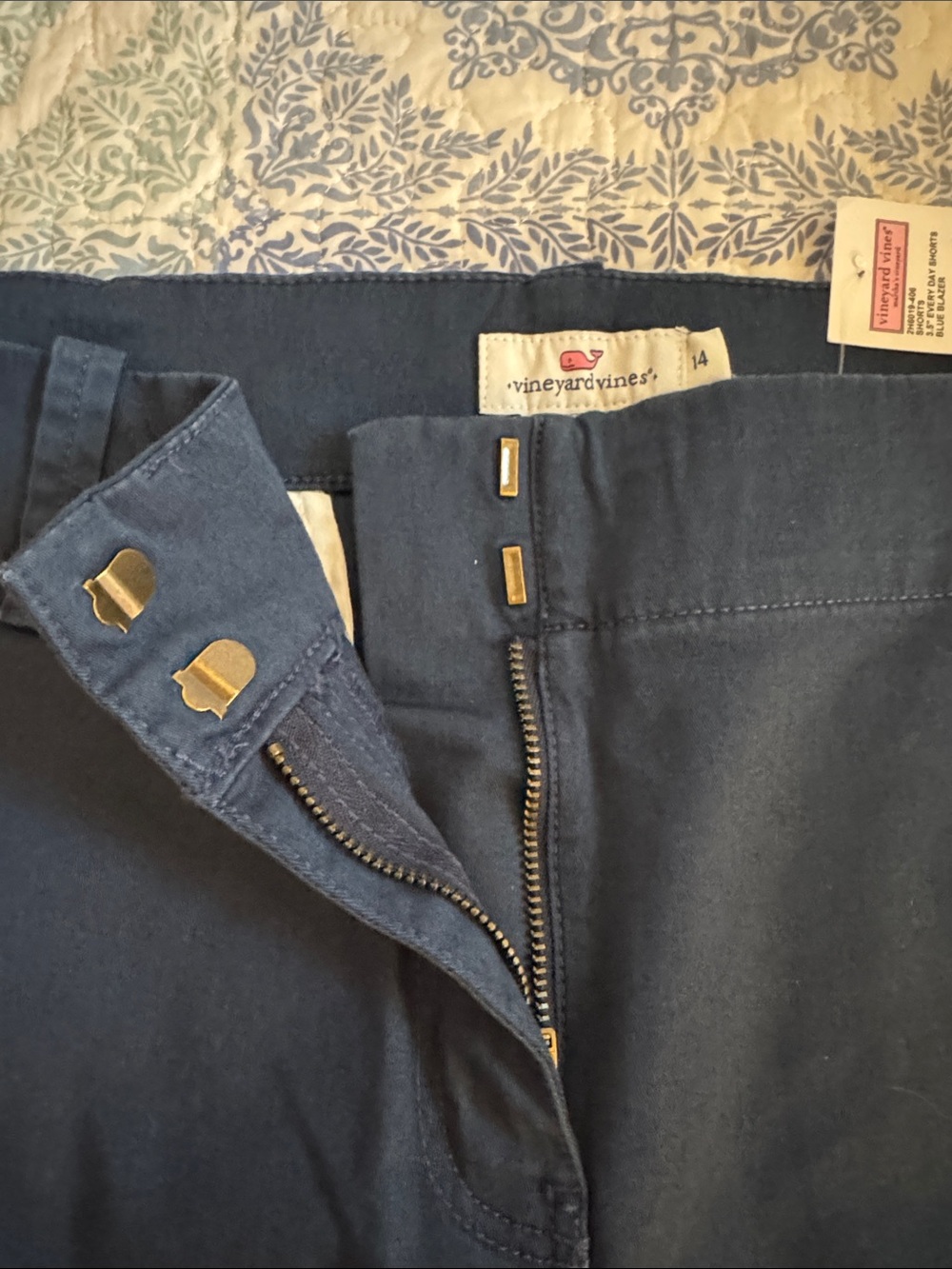 Vineyard Vines Navy Flat-Front Women's Shorts - Picture 3 of 7